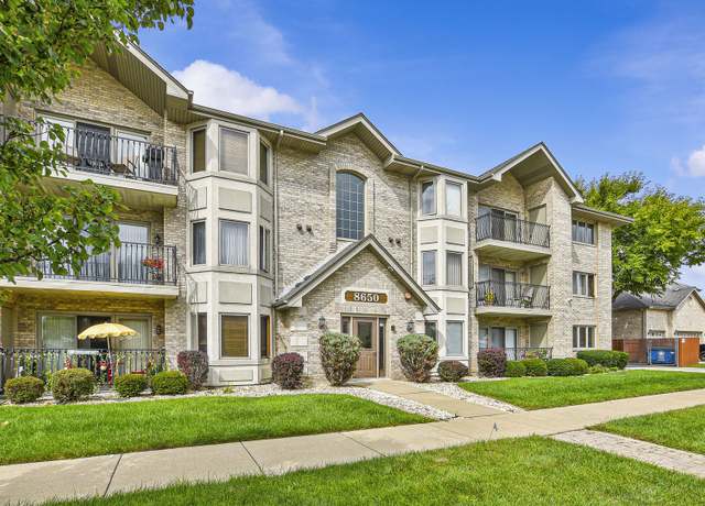 Property at 8650 Laporte Ave Unit 2B, Burbank, IL 60459, 2 beds, 2 baths