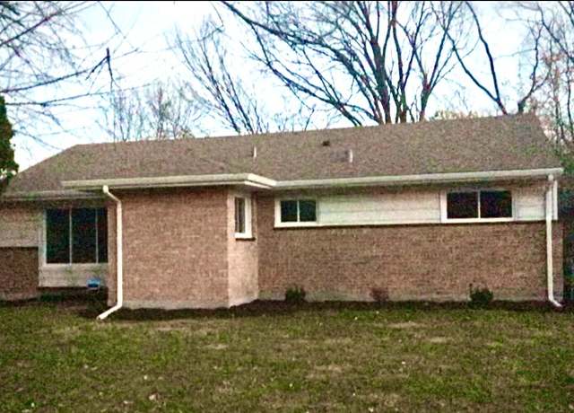 Property at 103 Shabbona Dr, Park Forest, IL 60466, 3 beds, 1 bath
