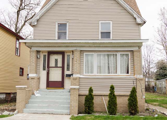 Property at 732 N Dearborn Ave, Kankakee, IL 60901, 3 beds, 2 baths