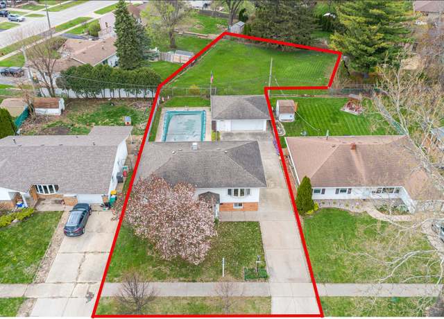 Property at 207 Muehl Dr, Lockport, IL 60441, 5 beds, 2 baths