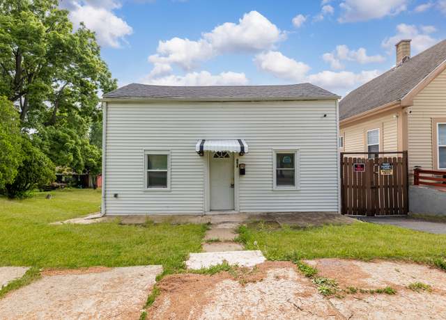 Property at 656 Summit St, Joliet, IL 60435, 3 beds, 1 bath