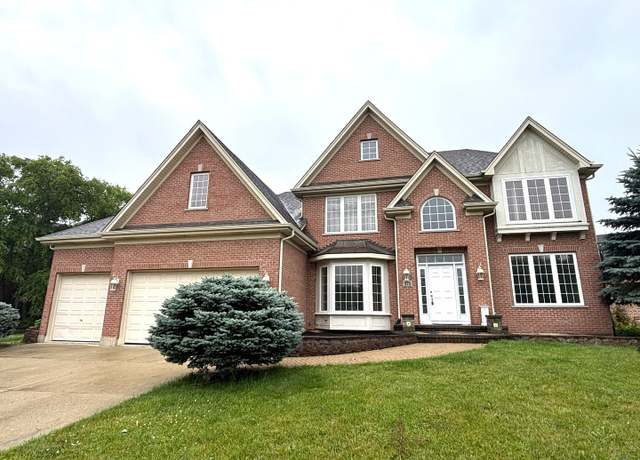 Property at 375 W Devon Ave, Roselle, IL 60172, 4 beds, 3.5 baths