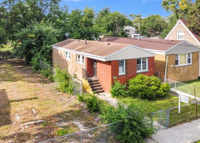 Property at 1335 W 109th St, Chicago, IL 60643, 3 beds, 1.5 baths