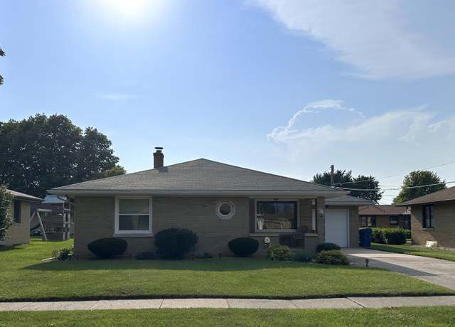 Property at 427 Sunset Blvd, Oglesby, IL 61348, 2 beds, 1 bath