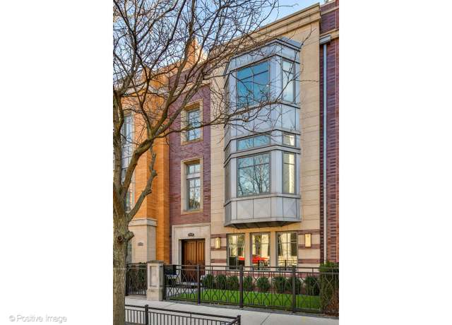 Property at 429 W Superior St, Chicago, IL 60654, 5 beds, 6 baths