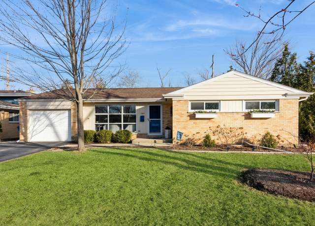 Property at 549 E Park Ave, Elmhurst, IL 60126, 3 beds, 1.5 baths