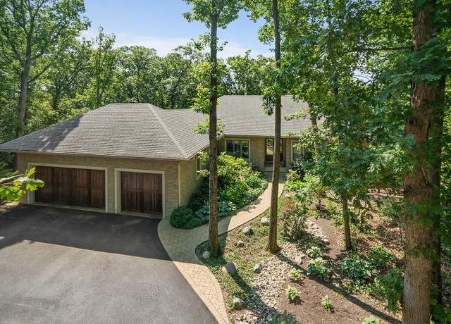 Property at 1340 Edgewood Ln, Northbrook, IL 60062, 3 beds, 3.5 baths