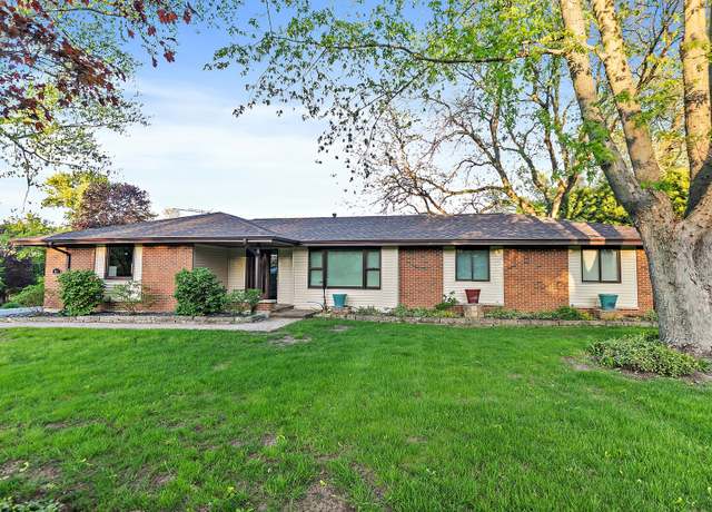 Property at 847 Hemlock Dr, Sleepy Hollow, IL 60118, 3 beds, 2 baths