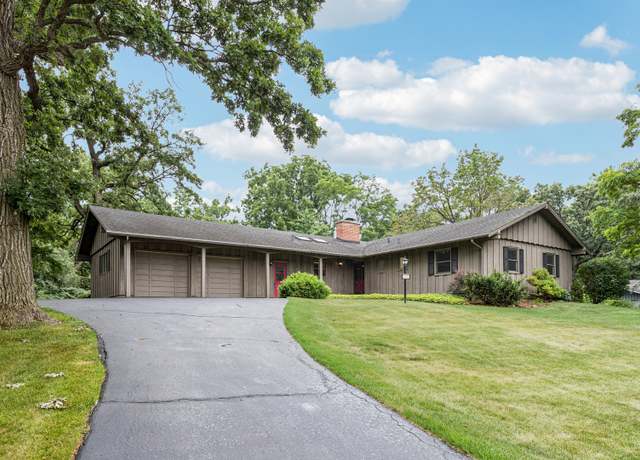 Property at 205 Sherwood Rd, Elgin, IL 60120, 3 beds, 2 baths