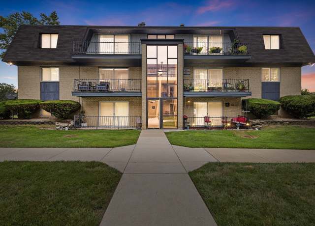 Property at 11102 S 84th Ave Unit 3B, Palos Hills, IL 60465, 2 beds, 1 bath