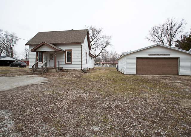 Property at 507 Commercial St, Chenoa, IL 61726, 2 beds, 1 bath