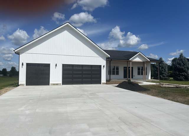 Property at 692 Penrose Rd, Dixon, IL 61021, 3 beds, 2.5 baths