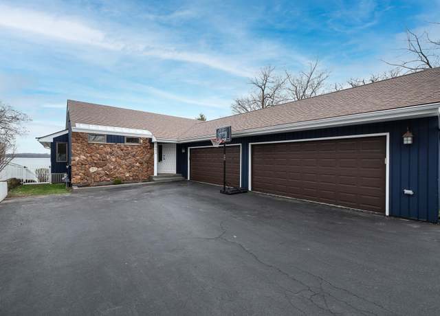 Property at 652 E Grand Ave, Lake Villa, IL 60046, 4 beds, 2.5 baths