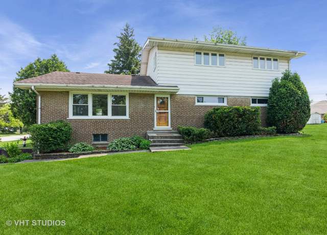 Property at 6904 Lorraine Dr, Countryside, IL 60525, 6 beds, 3 baths