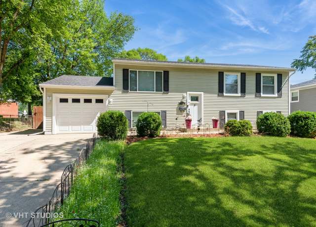 Property at 1700 Laurel Ave, Hanover Park, IL 60133, 4 beds, 1.5 baths