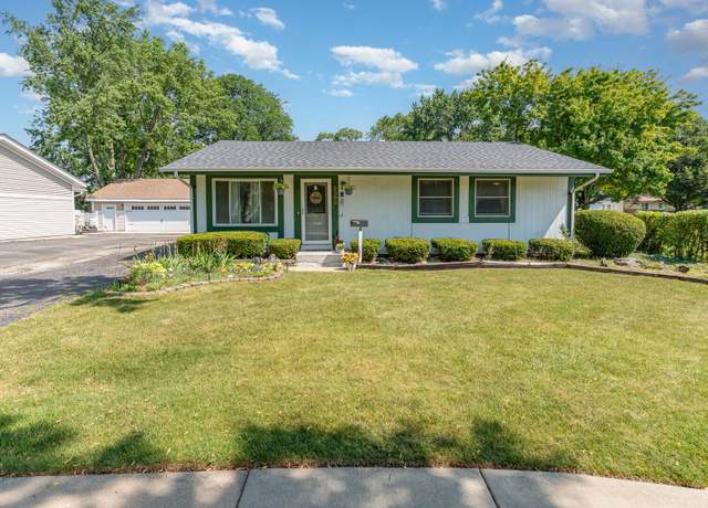 Property at 2308 Maple Ln, Rolling Meadows, IL 60008, 3 beds, 1.5 baths