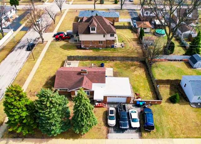 Property at 8005 Mobile Ave, Burbank, IL 60459, 4 beds, 2 baths