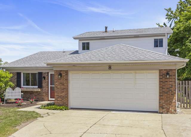 Property at 8 Plover Ct, Woodridge, IL 60517, 4 beds, 2 baths
