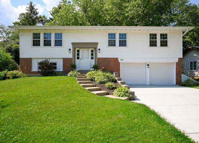 Property at 21W745 Glen Valley Dr, Glen Ellyn, IL 60137, 5 beds, 3 baths