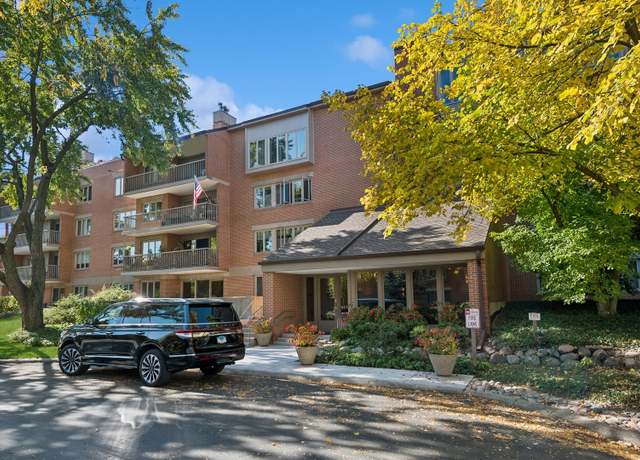 Property at 44 Park Ln #435, Park Ridge, IL 60068, 2 beds, 2 baths