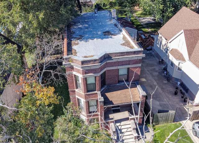 Property at 9976 S Winston Ave, Chicago, IL 60643, 6 beds, 2 baths