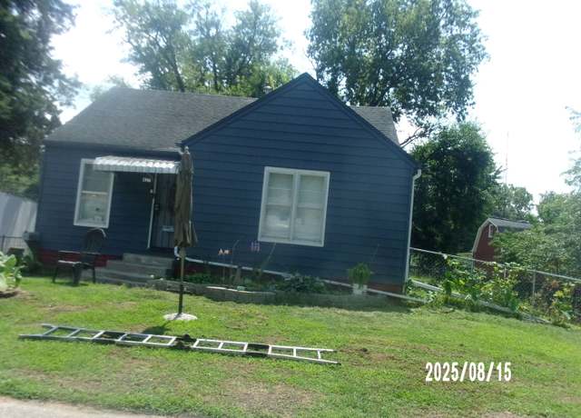 Property at 427 E Oak St, Watseka, IL 60970, 2 beds, 1 bath