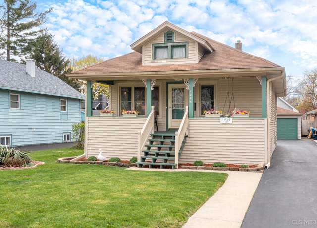 Property at 126 N Berteau Ave, Bartlett, IL 60103, 3 beds, 2 baths