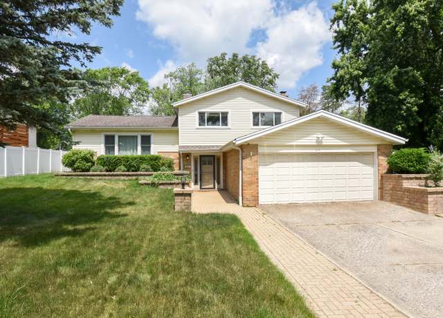 Property at 1026 Timber Ln, Darien, IL 60561, 3 beds, 2 baths