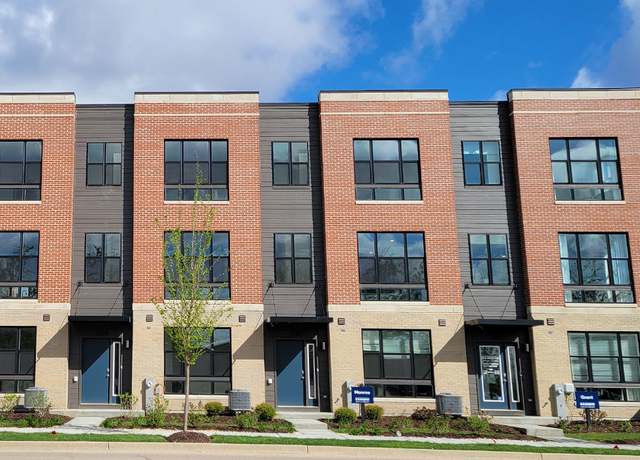 Property at 358 Summit Cir, Lombard, IL 60148, 3 beds, 2.5 baths