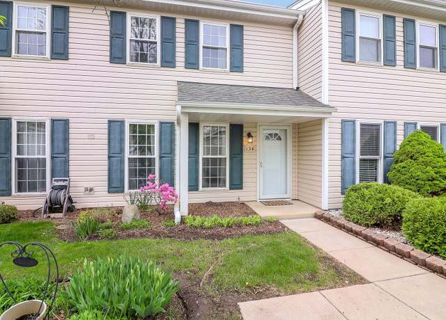 Property at 134 Andover Dr, Roselle, IL 60172, 2 beds, 1.5 baths