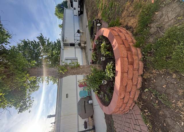 Property at 541 Park Ave, Belvidere, IL 61008, 3 beds, 2 baths
