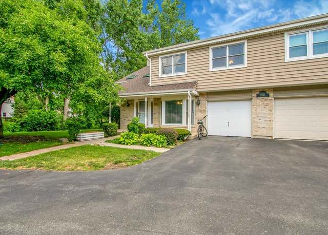 Property at 1921 Wisteria Ct #3, Naperville, IL 60565, 3 beds, 2.5 baths