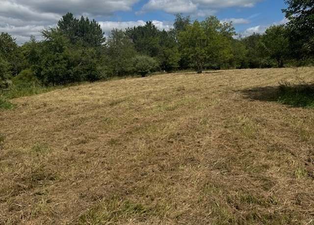 Property at 7 Rebecca Ln, Clinton, IL 61727