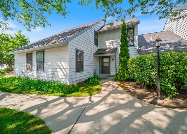 Property at 613 Dunham Rd #613, Gurnee, IL 60031, 2 beds, 2 baths