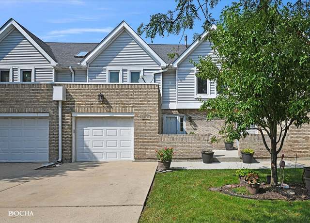 Property at 9404 Lindsay St, Orland Hills, IL 60487, 2 beds, 3.5 baths