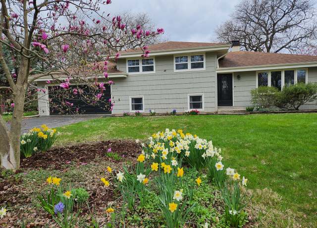 Property at 7516 Main St, Darien, IL 60561, 3 beds, 1.5 baths