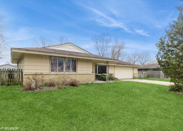 Property at 1313 Hartmann Dr, Schaumburg, IL 60193, 3 beds, 1.5 baths