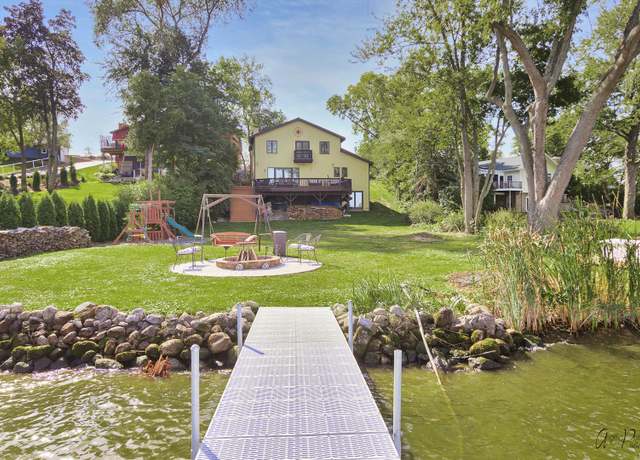 Property at 520 Bald Knob Rd, Johnsburg, IL 60051, 3 beds, 2.5 baths