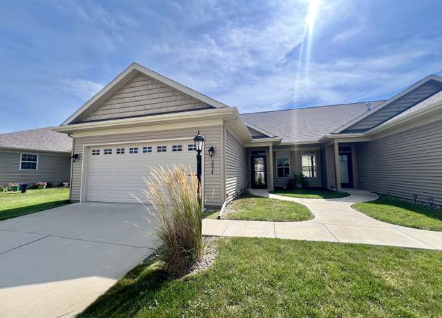 Property at 2214 S Stonebrooke Ct, Urbana, IL 61802, 3 beds, 3.5 baths