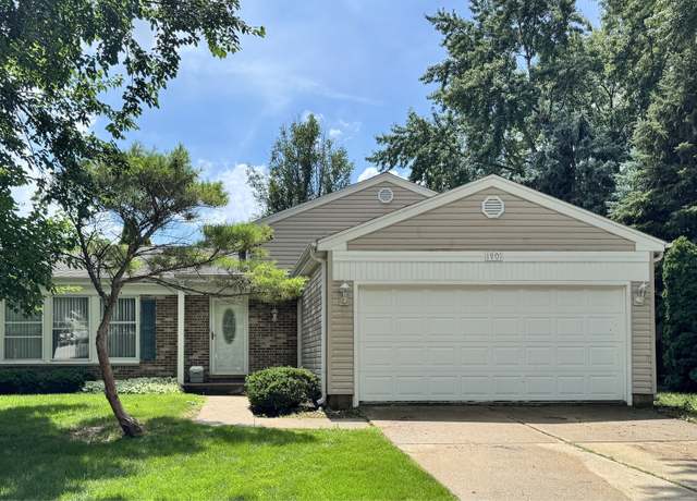 Property at 1901 Kingsley Dr, Schaumburg, IL 60194, 4 beds, 2 baths
