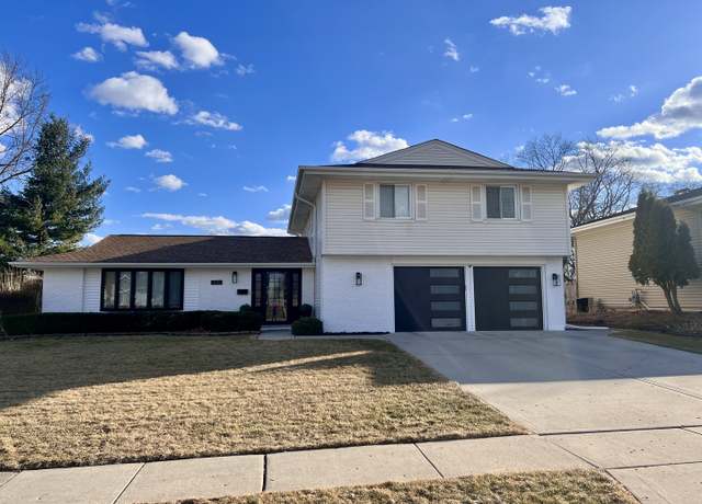 Property at 1115 Sharon Ln, Schaumburg, IL 60193, 4 beds, 2.5 baths