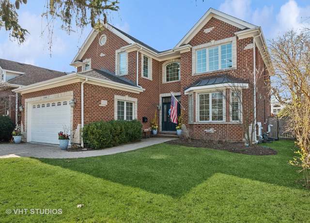 Property at 2139 Center Ave, Northbrook, IL 60062, 4 beds, 4.5 baths