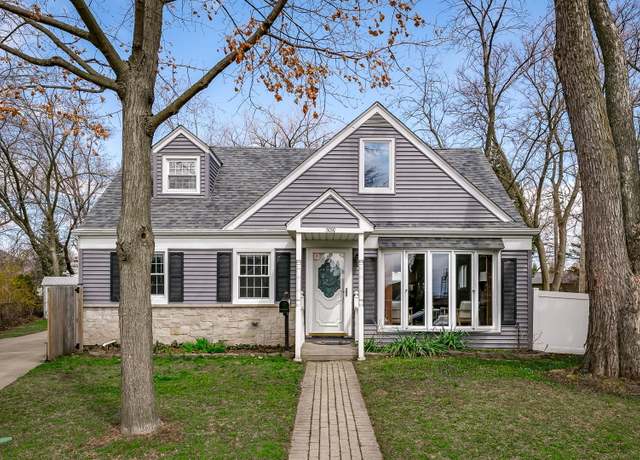 Property at 3091 South Ln, Des Plaines, IL 60018, 3 beds, 2 baths