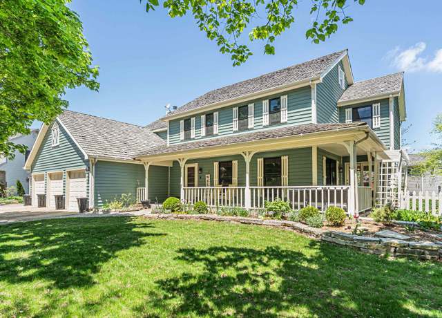 Property at 34143 N Homestead Ct, Gurnee, IL 60031, 5 beds, 3.5 baths