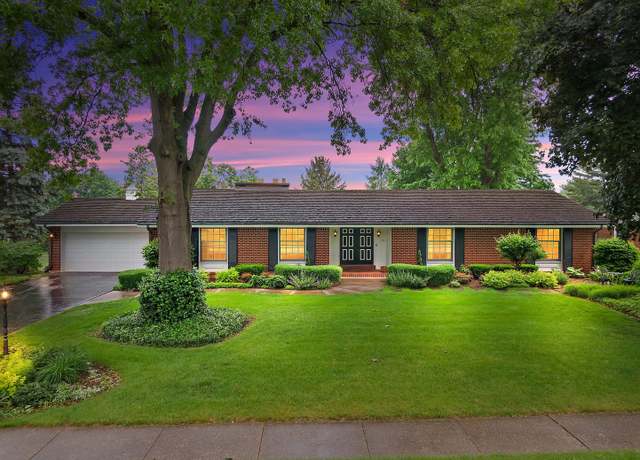 Property at 135 Thornbrook Rd, Dekalb, IL 60115, 4 beds, 3.5 baths