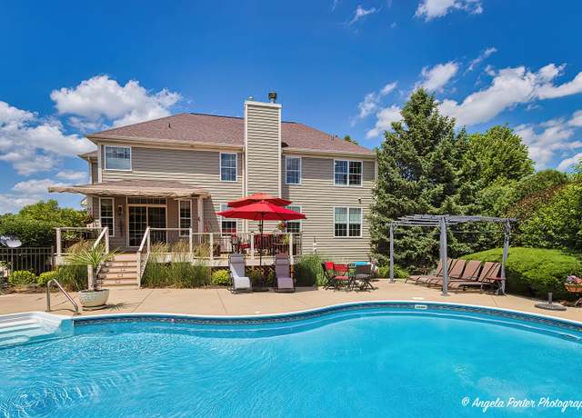 Property at 6805 Burning Tree Cir, Mchenry, IL 60050, 5 beds, 2.5 baths