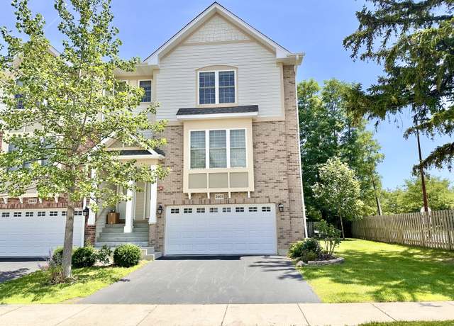 Property at 2601 Chelsey St, Buffalo Grove, IL 60089, 3 beds, 2.5 baths