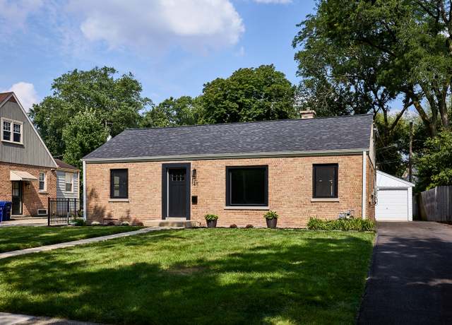 Property at 1411 College Ave, Wheaton, IL 60187, 3 beds, 1 bath