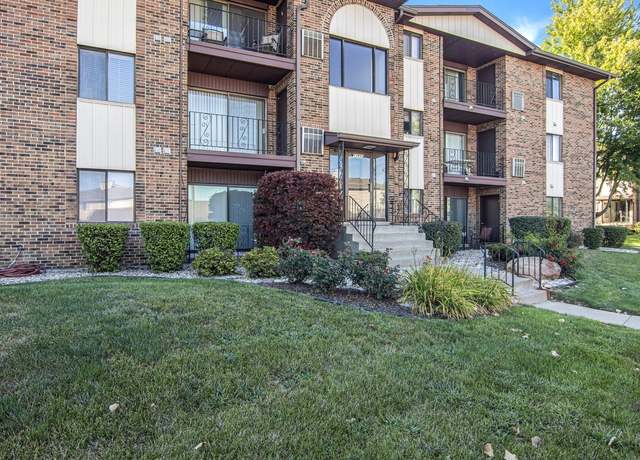 Property at 13933 Laramie Ave #214, Crestwood, IL 60418, 2 beds, 2 baths