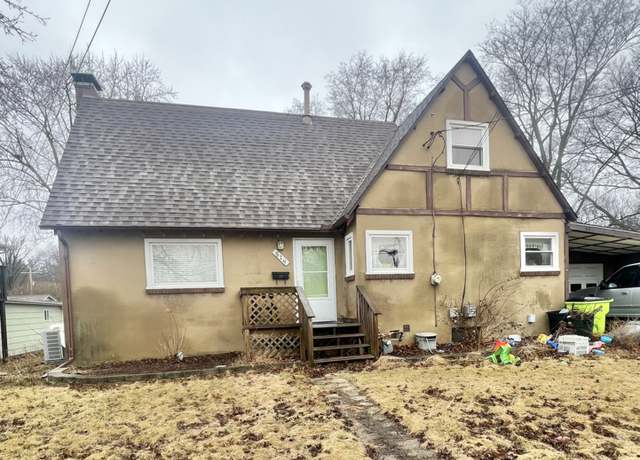 Property at 514 S 7th St, Fairbury, IL 61739, 3 beds, 3 baths